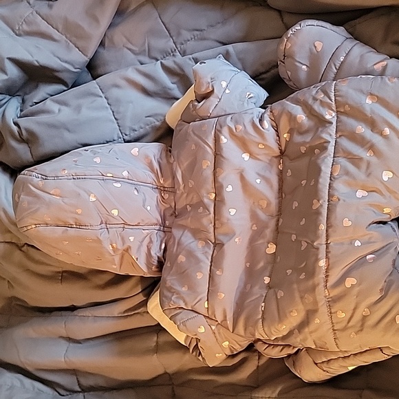 Kensie Girl Baby Snowsuit Grey with metallic Pink Hearts Size 3/6M NWOT - Picture 6 of 6